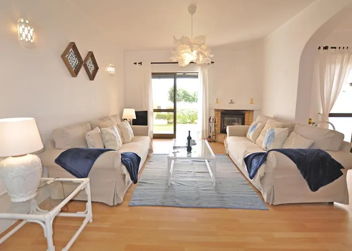 T3 Holiday Cottage Near The Beach | B111